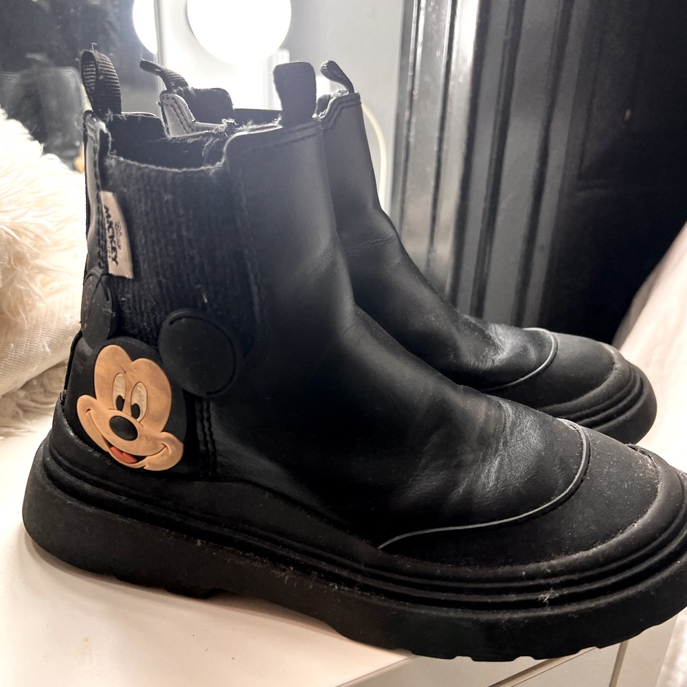 Zara kids Disney Mickey Mouse rain boots